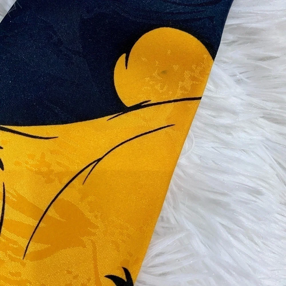 Vintage Disney Winnie the Pooh eating Honey Tie